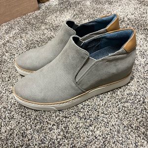 New w/o tags Dr. Scholls wedge sneakers
